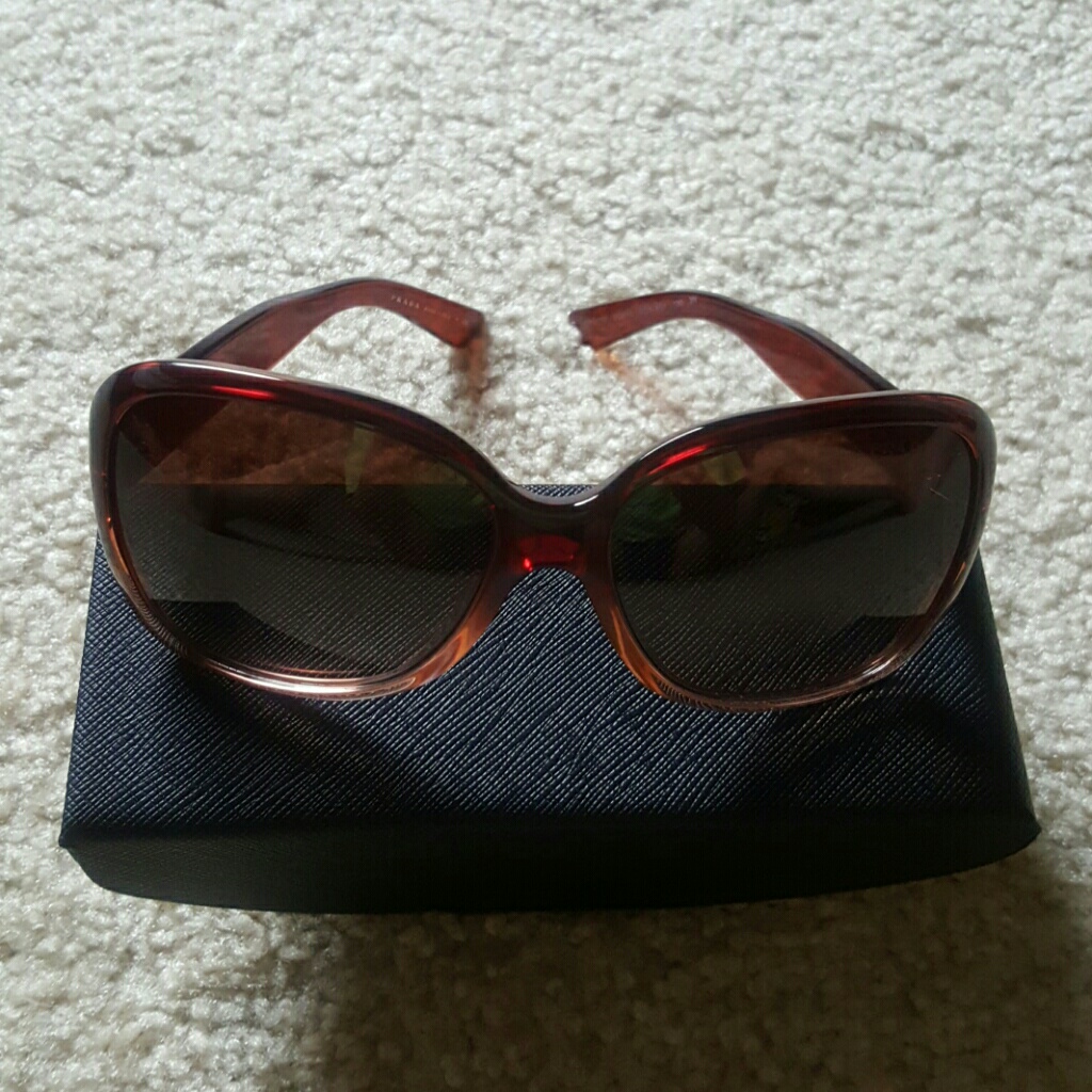 Prada Sunglasses Nwot Made In Italy
